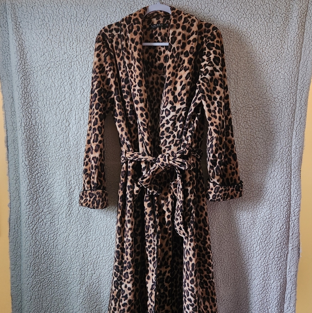 Luxurious Brown and Black Leopard Print Robe